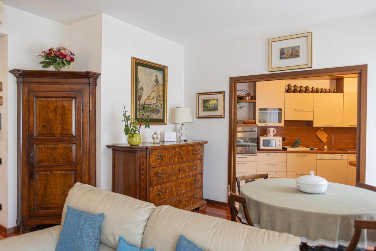 Flower - Royal Welcome Apartment *